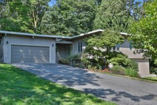 3321 102nd Ave, Bellevue, WA 98004-1922