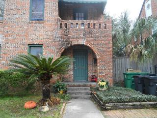 1529 Welch St, Houston TX  77006-1839 exterior