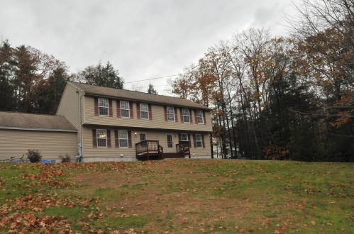 147 Highrock Rd, Weare, NH 03281-5530