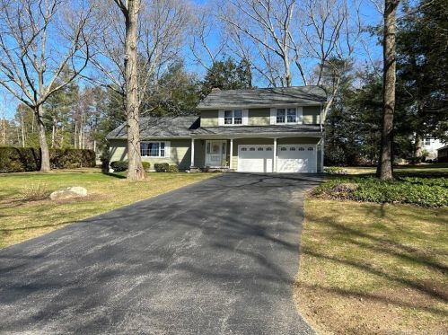 4 Birchwood Dr, Killingly, CT 06241-2201