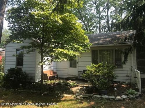 2202 Brookdale Park Dr, Lacey, NJ 08731-3734