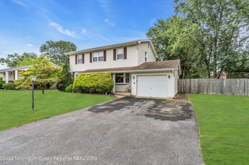 35 Wyoming Dr, Jackson Twp, NJ 08527-1548