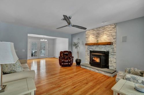 18 Sunset Hill Rd, Colchester, CT 06420-4136