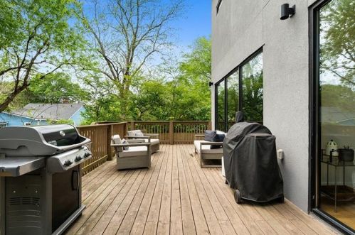 1889 Bixby St, Atlanta GA  30317-2247 exterior