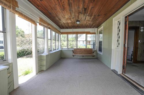 38 Mountain Rd, Concord, NH 03301-5482