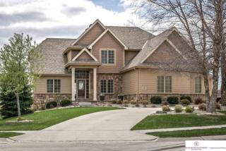 21303 Walnut St, Omaha, NE 68022-2288