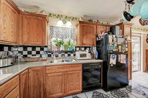 1617 Ashberry Dr, Austin TX  78723-1106 exterior