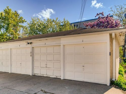 3240 Hennepin Ave, Minneapolis MN  55408-3447 exterior