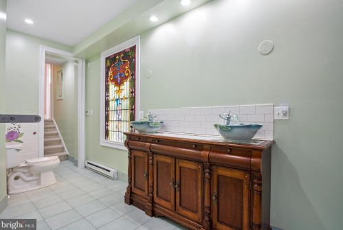 758 10th St, Philadelphia PA 19123-1966 exterior