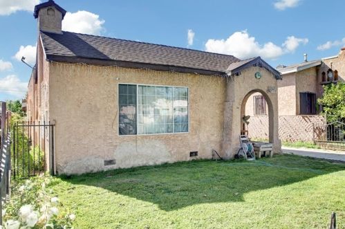 8465 Chestnut Ave, South Gate, CA 90280-2107