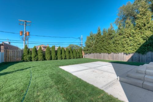 914 Cambridge Ave, Elmhurst IL  60126-4572 exterior