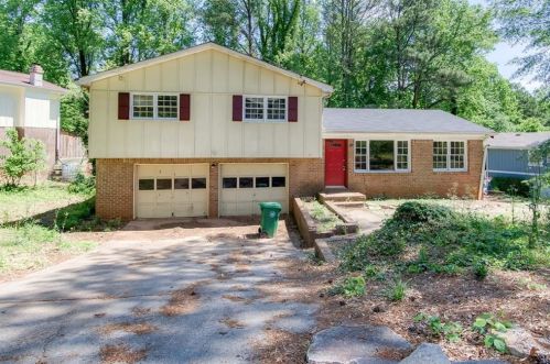 795 Needle Rock Dr, Stone Mountain, GA 30083-3511