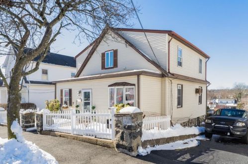 50 Alexander St, Greenwich, CT 06830-6204