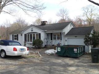 105 Candlewood Lake Rd, Brookfield Center, CT 06804-2205