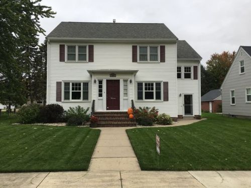 705 1st St, Fairfax, MN 55332-2154