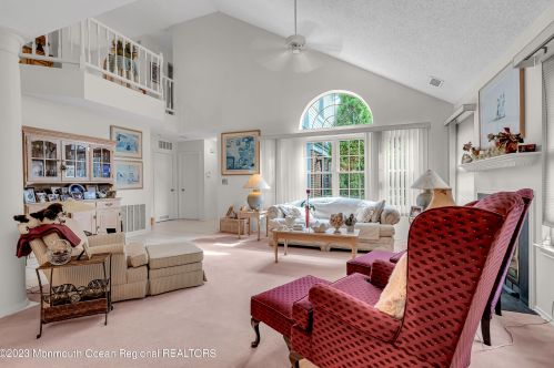 181 Old Orchard Ln, Tinton Falls, NJ 07712-2578