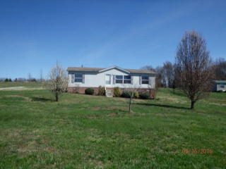 15 Booth Rd, Trenton, TN 38382-9712