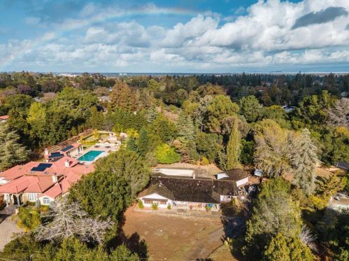 25661 La Lanne Ct, Los Altos, CA 94022-2071
