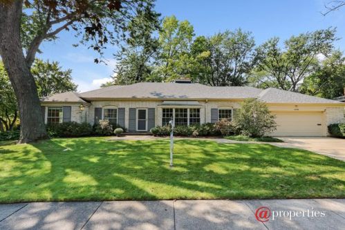 1408 Blackthorn Dr, Glenview, IL 60025-2009