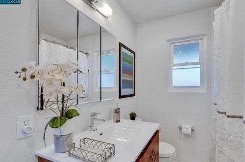 2378 Charlotte Ave, Concord CA  94518-2511 exterior