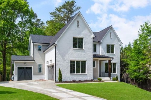 40 Long Island Pl, Atlanta, GA 30328-3061