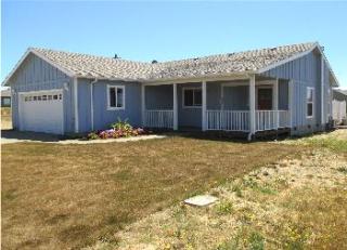 989 Carter St, Bandon, OR 97411