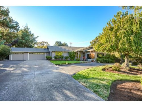 150 Stanford Ave, Medford, OR 97504-5888