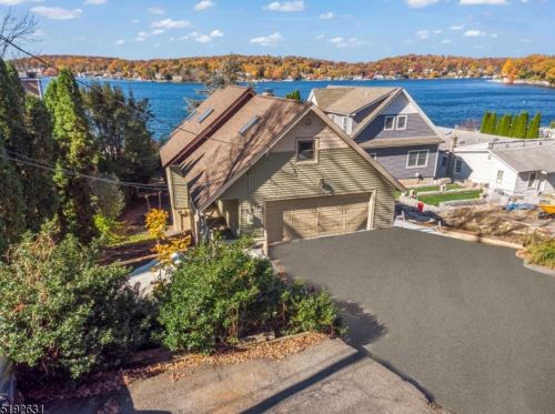 15 Bertrand Island Rd, Mount Arlington, NJ 07856-1401