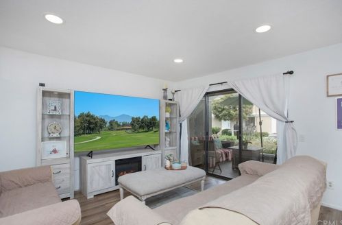 286 Seneca Cir, Anaheim, CA 92805-3655