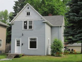 1722 University Ave, Grand Forks ND  58203-3467 exterior