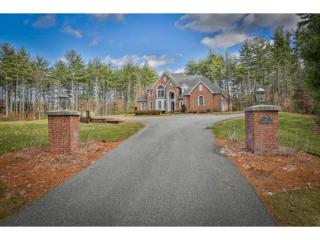 16 Nutting Ln, Hollis, NH 03049-4402