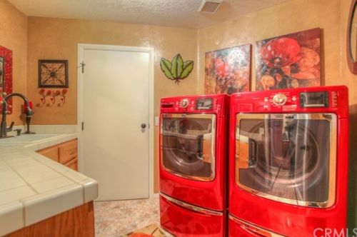 16122 Ponderosa Ln, Riverside CA  92504-6155 exterior
