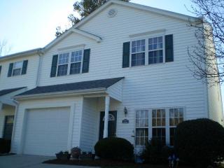 212 Misty Groves Cir, Cary, NC 27560-8166