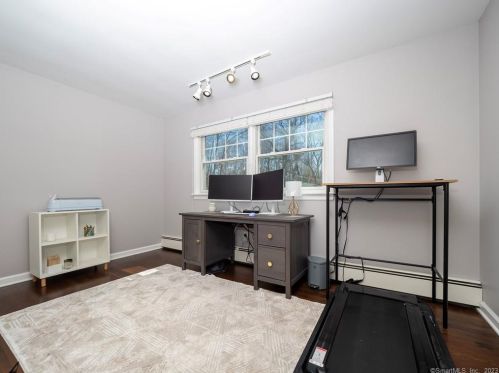 26 Snowberry Ln, Wilton CT  06897-1130 exterior