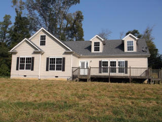 136 Nelson Ln, Clinton, TN 37716-6630