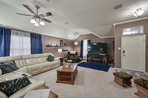 5124 Breeze Hollow Ct, Fort Worth TX  76179-4257 exterior