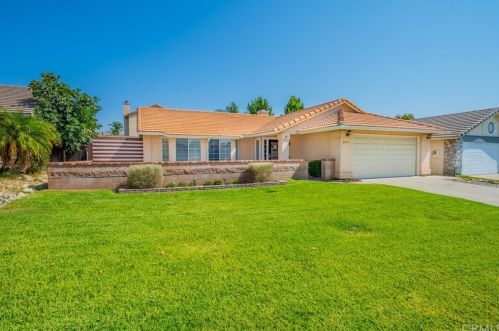 2654 Sunrise Dr, Rialto, CA 92377-3690