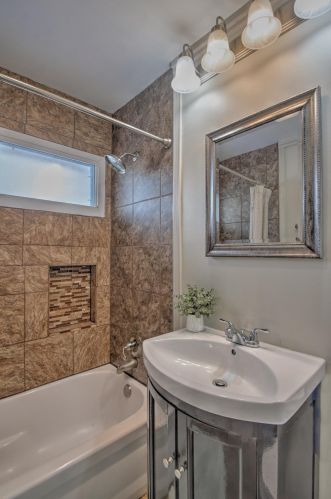 1601 180 Pl, Hammond IN 46324-3308 exterior