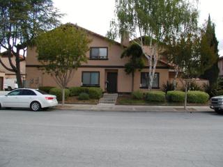 8420 Delta Dr, Gilroy, CA 95020-3758