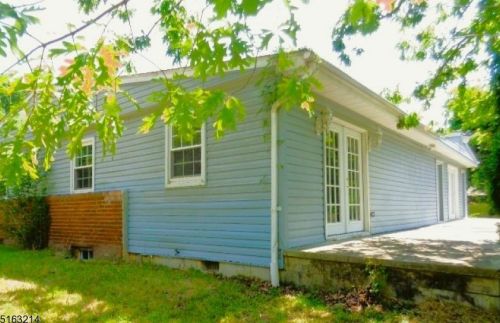 433 Edwards Ave, Waterford, NJ 08089-1114