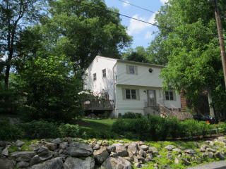 114 York Rd, Hopatcong, NJ 07843-1010