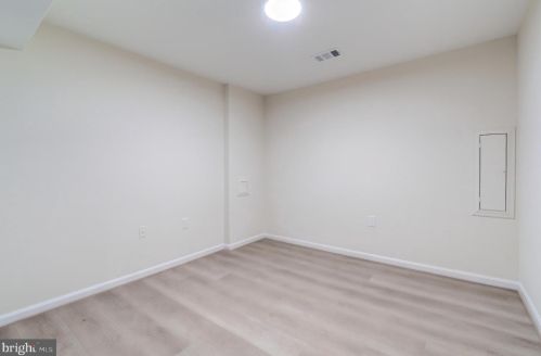 8527 Bauer Dr, Springfield VA  22152-2345 exterior