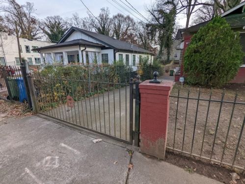 1494 Beecher St, Atlanta, GA 30310-2561