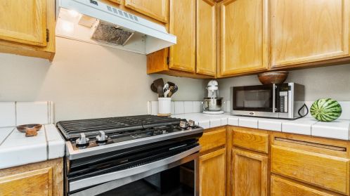 6828 Romanzo Way, Elk Grove, CA 95758-5849