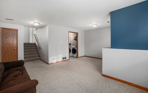 586 Peace Rd, Sycamore IL  60178-1656 exterior