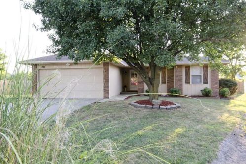102 Allen Ct, Nixa, MO 65714-9393