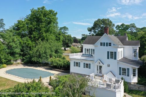 51 Cherry Tree Farm Rd, Middletown, NJ 07748-2202