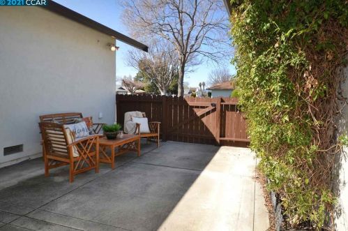 1035 Algonquin Ave, Livermore, CA 94551-1801