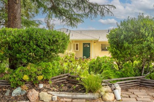 10564 Ainsworth Dr, Los Altos CA 94024-7448 exterior