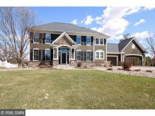 2655 Town Lake Dr, Saint Paul, MN 55125-8702